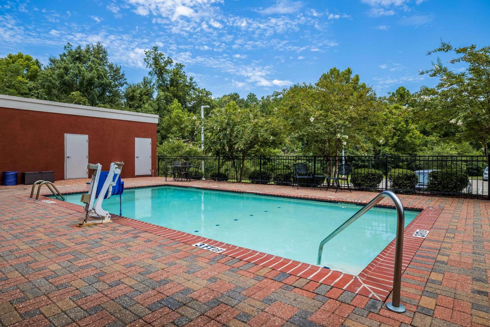 Comfort Suites Denham Springs Esterno foto